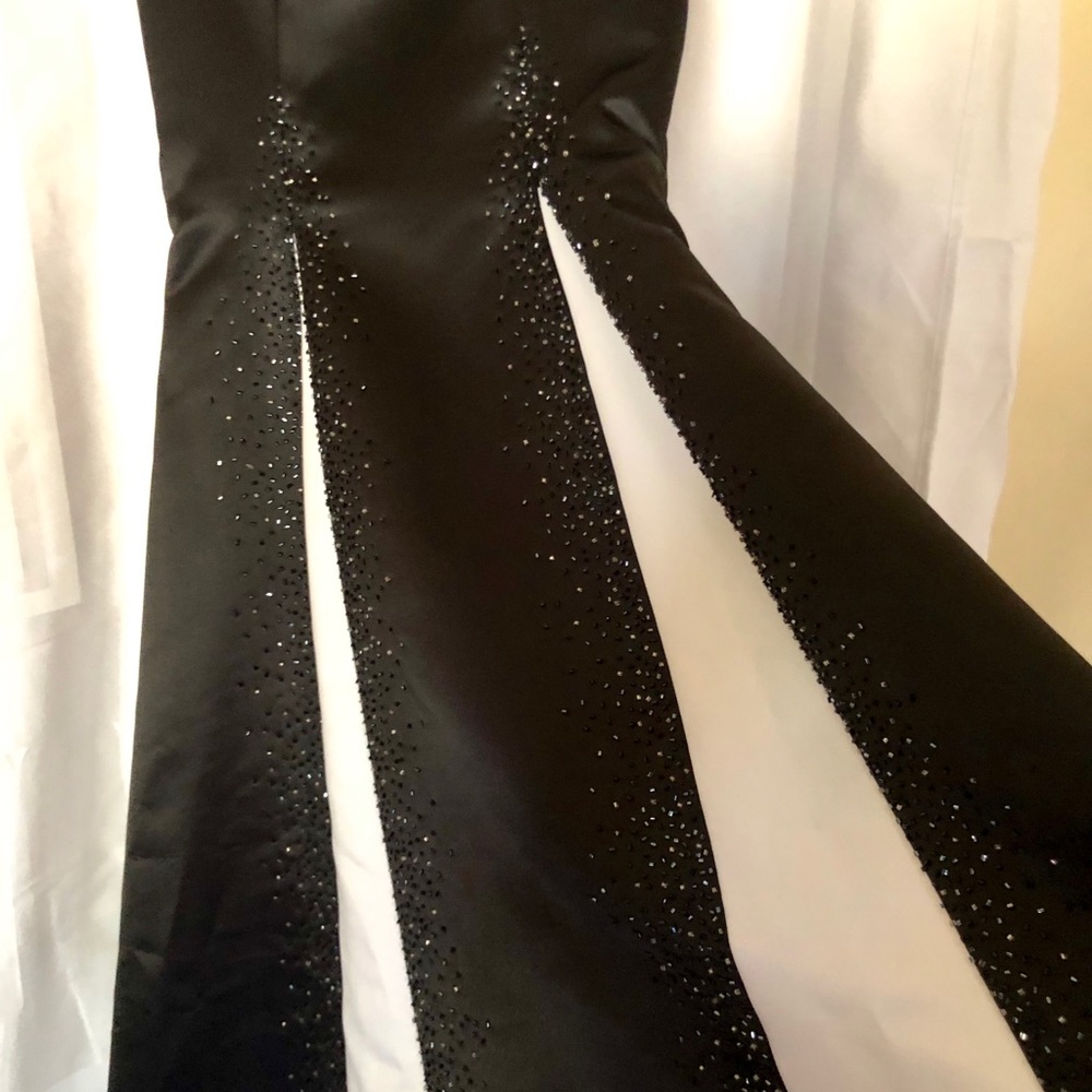 Show Stopper! B/W unique lightly embellished gown